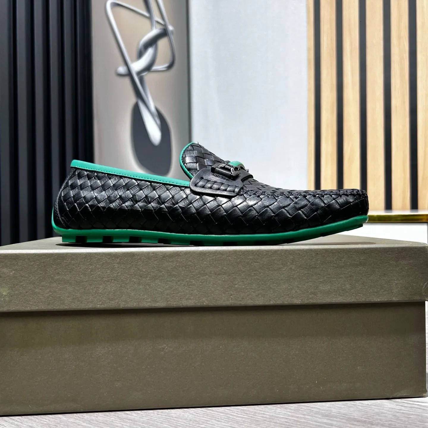 Ex-factory price 500 BV〰️Purely handmade classic men's beanie shoes👉👉driving shoes, slip-on shoes, made of imported cowhide woven from Italy, 💕water-dyed cowhide lining, 🔊original outsole, waterproof platform design, comfortable on the feet. A good choice for traveling and driving, two colors available, code number: 38-44, (45 can be customized)